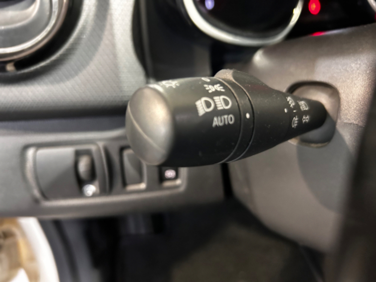 Renault Clio Zen foto 12