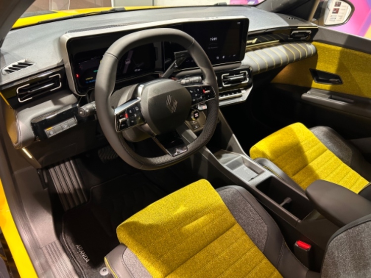 Renault 5 E-Tech 150 Comfort Range Iconic Five foto 10