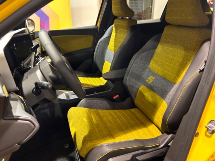 Renault 5 E-Tech 150 Comfort Range Iconic Five foto 11