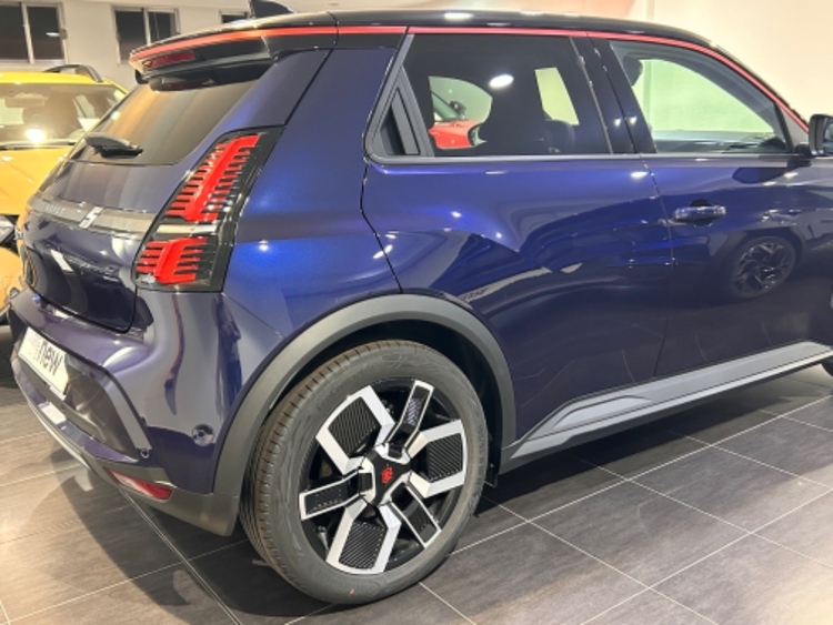 Renault 5 E-Tech 120 Urban Range Techno foto 6