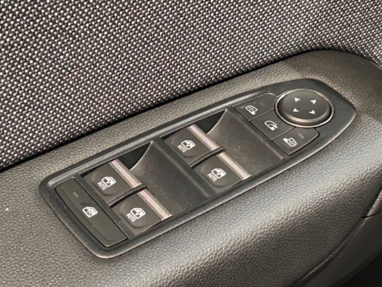 RENAULT CAPTUR techno full hybrid E-Tech 117kW (160CV) foto 10