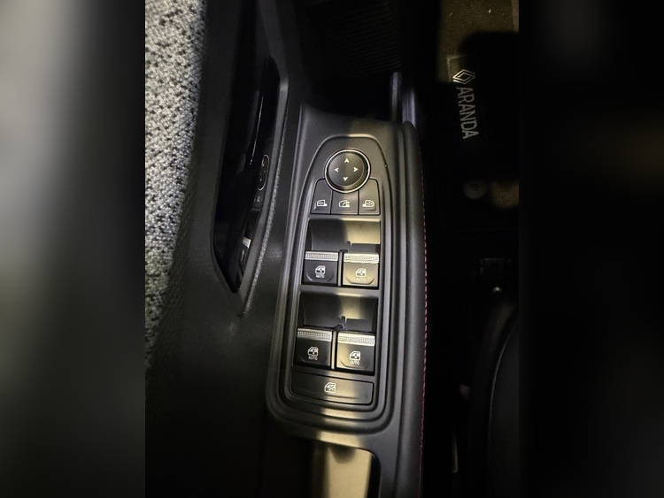 Renault Clio VI TECHNO GLP 120CV AUTOMÁTICO foto 18